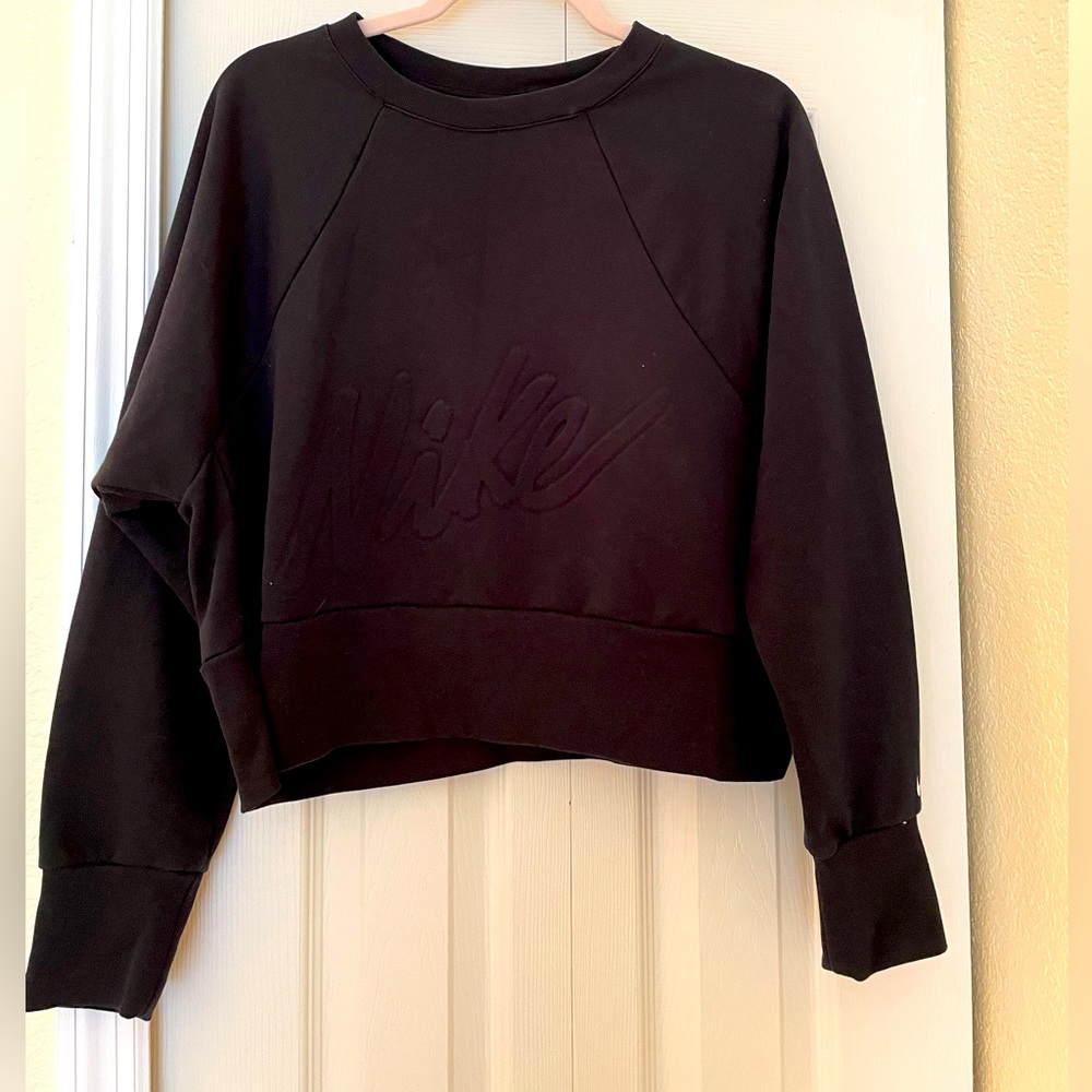 Nike dri-fit luxe embossed crew neck sweater